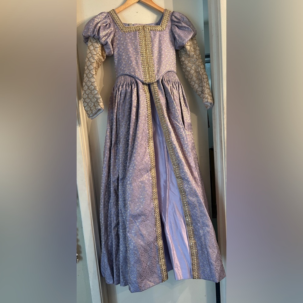 TV Production “My Lady Jane” used Tudor/Early Elizabethan Dress